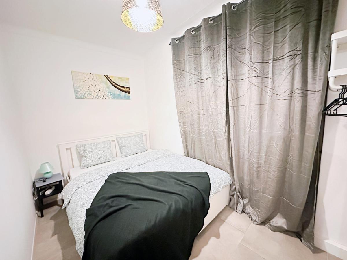 Charming 3 Bedrooms Near Station Apartment *